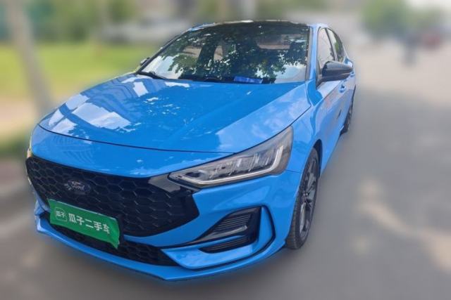 Ojetý Ford Focus 2022 Sedan EcoBoost 180 Automatic ST Line