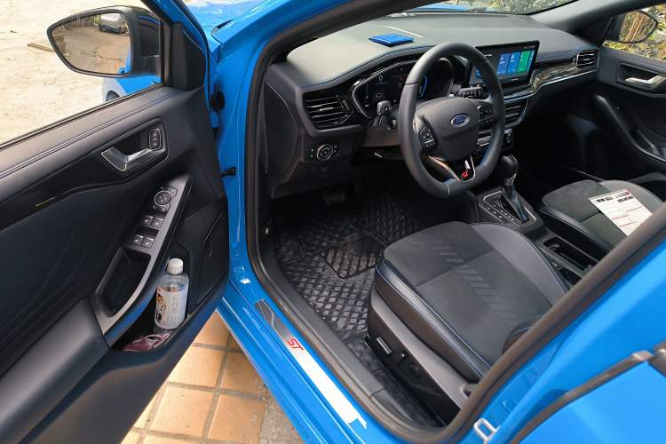 Used Ford Focus 2022 Hatchback EcoBoost 180 Automatic S Edition Driver Seat