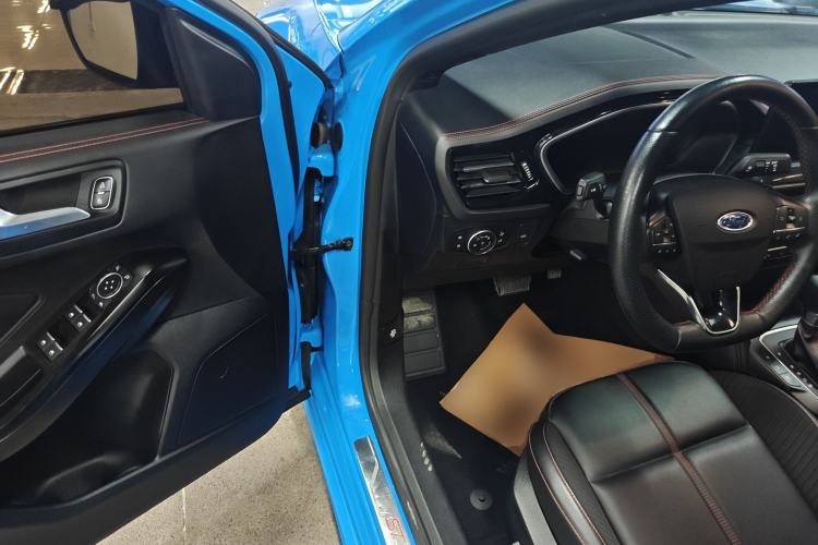 Used Ford Focus 2022 Sedan EcoBoost 180 Automatic ST Line Driver Seat