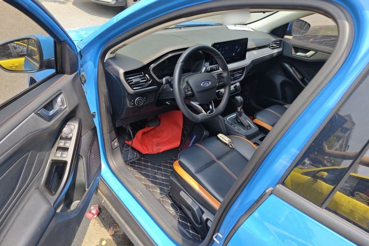Used Ford Focus 2022 Hatchback EcoBoost 180 Automatic Performance Edition Driver Seat