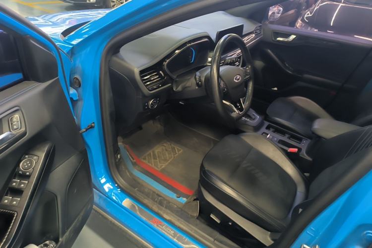 Used Ford Focus 2022 Hatchback EcoBoost 180 Automatic S Edition Driver Seat