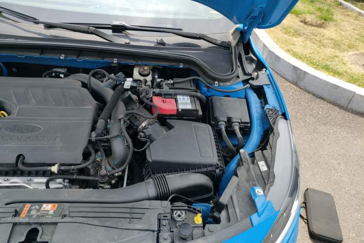 Used Ford Focus 2022 Sedan EcoBoost 180 Automatic ST Line Engine Bay Left