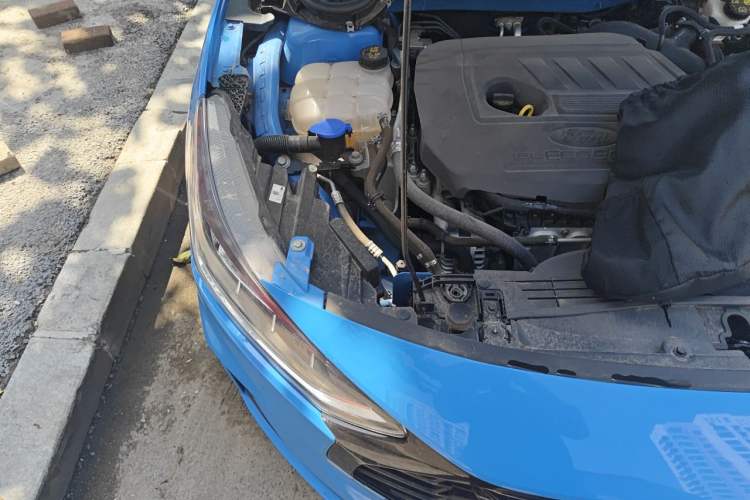 Used Ford Focus 2022 Sedan EcoBoost 180 Automatic Performance Edition Engine Bay Right