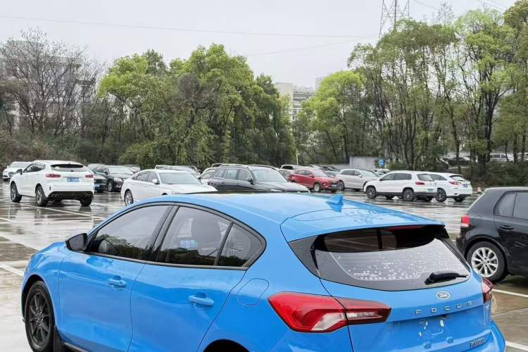 Used Ford Focus 2022 Hatchback EcoBoost 180 Automatic Performance Edition Exterior 2