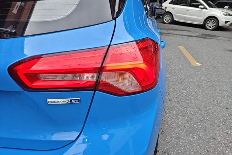 Used Ford Focus 2022 Hatchback EcoBoost 180 Automatic ST Line Exterior 3