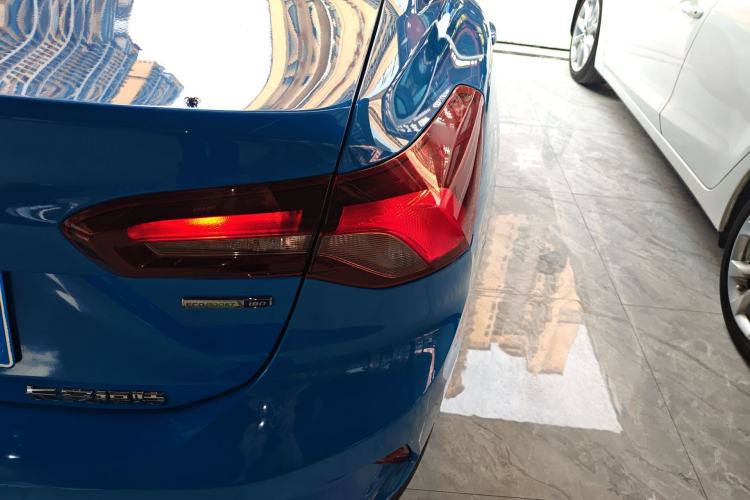 Used Ford Focus 2022 Sedan EcoBoost 180 Automatic Performance Edition Exterior 3