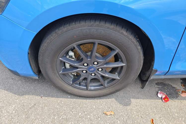 Used Ford Focus 2022 Hatchback EcoBoost 180 Automatic Performance Edition Exterior 4
