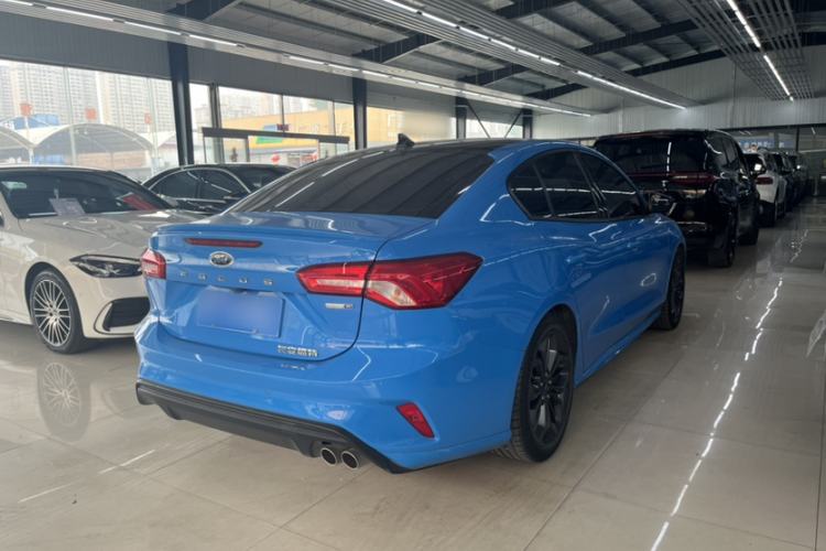Used Ford Focus 2022 Sedan EcoBoost 180 Automatic ST Line Exterior 5