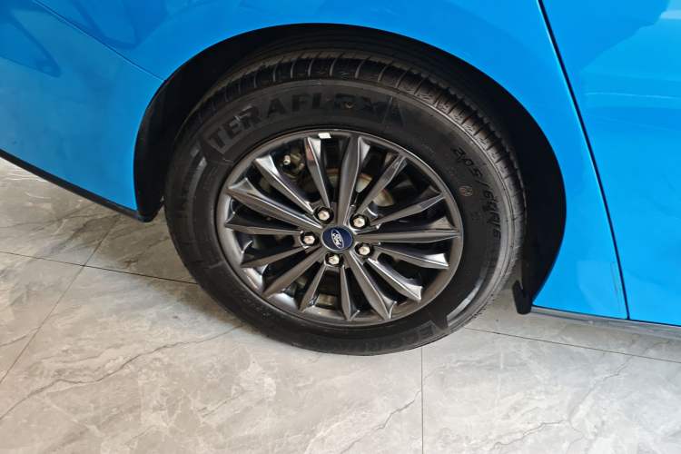 Used Ford Focus 2022 Sedan EcoBoost 180 Automatic Performance Edition Exterior 5