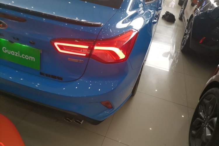 Used Ford Focus 2022 Sedan EcoBoost 180 Automatic S Edition Exterior 6