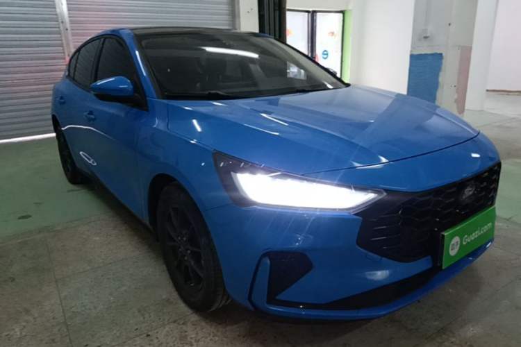 Used Ford Focus 2022 Hatchback EcoBoost 180 Automatic Performance Edition Front Right 45 Deg