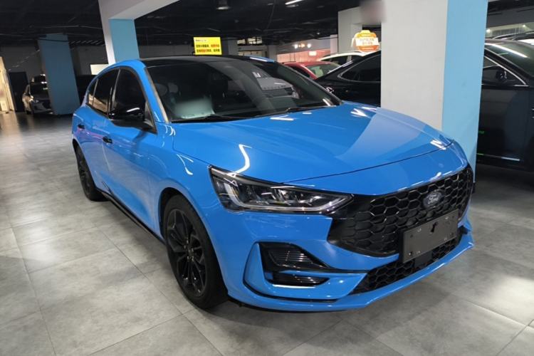 Used Ford Focus 2022 Hatchback EcoBoost 180 Automatic S Edition Front Right 45 Deg