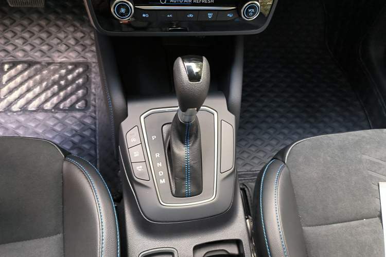 Used Ford Focus 2022 Hatchback EcoBoost 180 Automatic S Edition Gear Lever