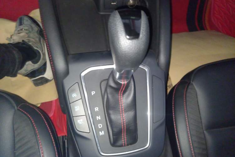 Used Ford Focus 2022 Sedan EcoBoost 180 Automatic ST Line Gear Lever