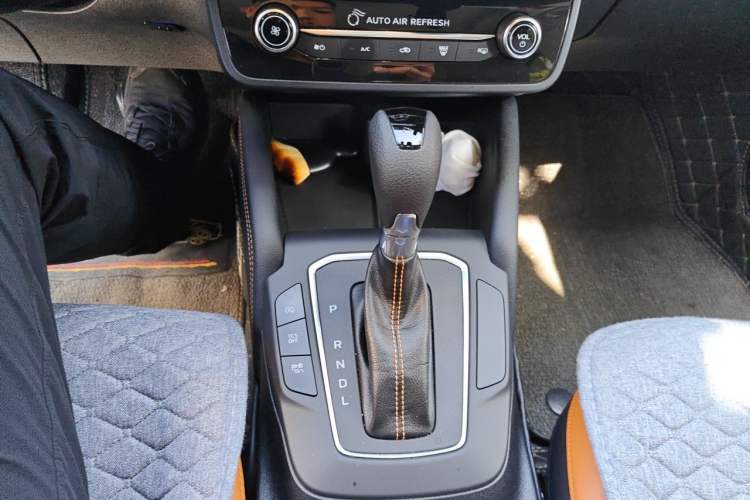 Used Ford Focus 2022 Sedan EcoBoost 180 Automatic Performance Edition Gear Lever