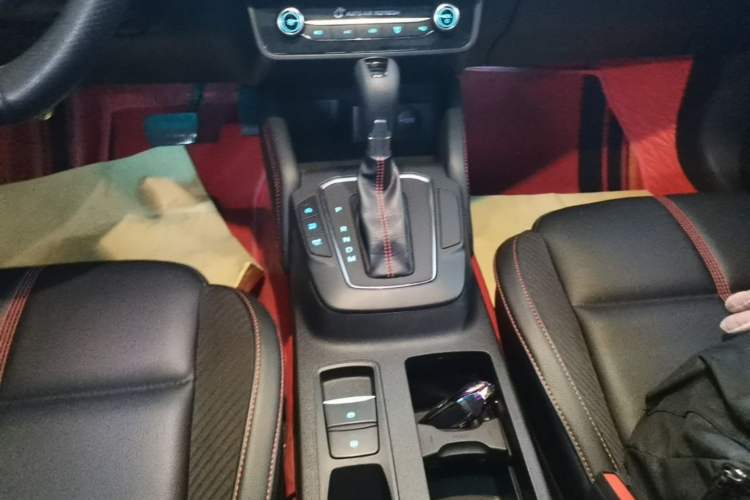 Used Ford Focus 2022 Sedan EcoBoost 180 Automatic ST Line Gear Lever