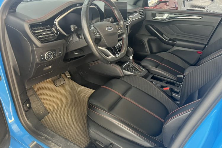 Used Ford Focus 2022 Sedan EcoBoost 180 Automatic ST Line Interior 2