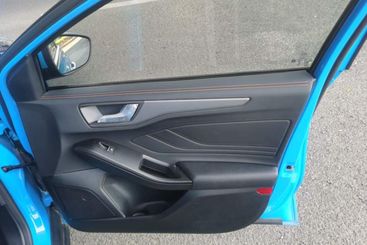 Used Ford Focus 2022 Sedan EcoBoost 180 Automatic Performance Edition Interior 5