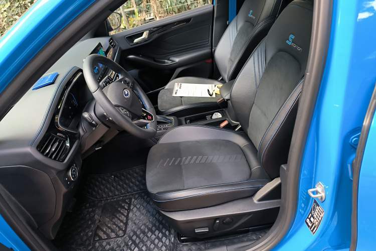 Used Ford Focus 2022 Hatchback EcoBoost 180 Automatic S Edition Left Front Seat