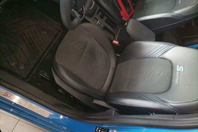 Used Ford Focus 2022 Sedan EcoBoost 180 Automatic S Edition Left Front Seat