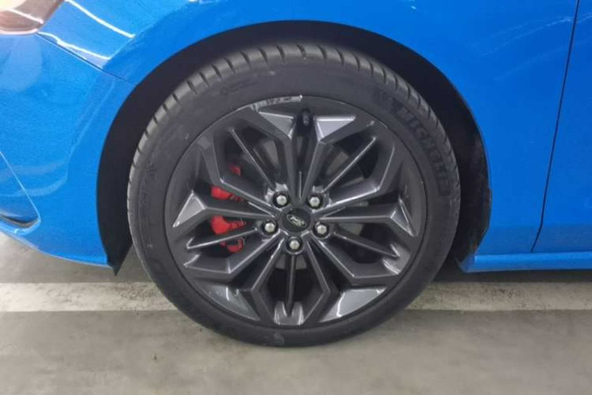 Used Ford Focus 2022 Sedan EcoBoost 180 Automatic ST Line Left Front Wheel Hub