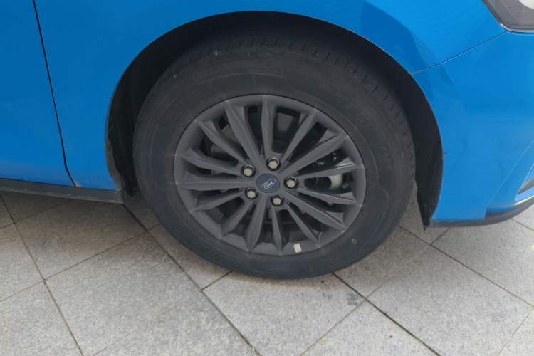 Used Ford Focus 2022 Sedan EcoBoost 180 Automatic Performance Edition Right Front Wheel Hub