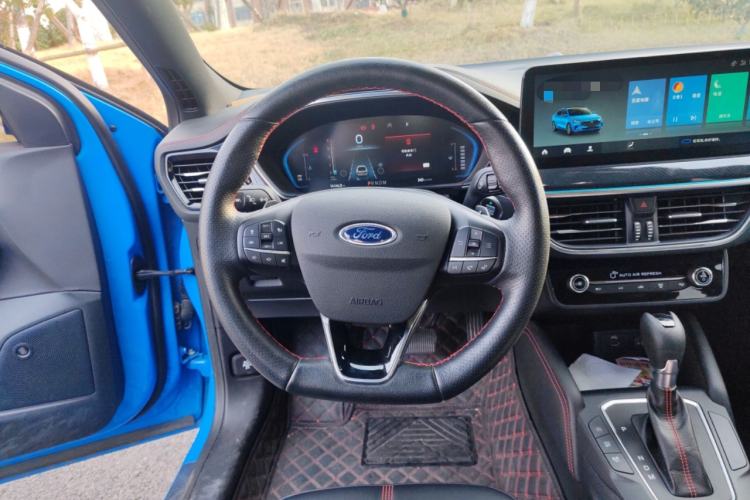 Used Ford Focus 2022 Sedan EcoBoost 180 Automatic ST Line Steering Wheel