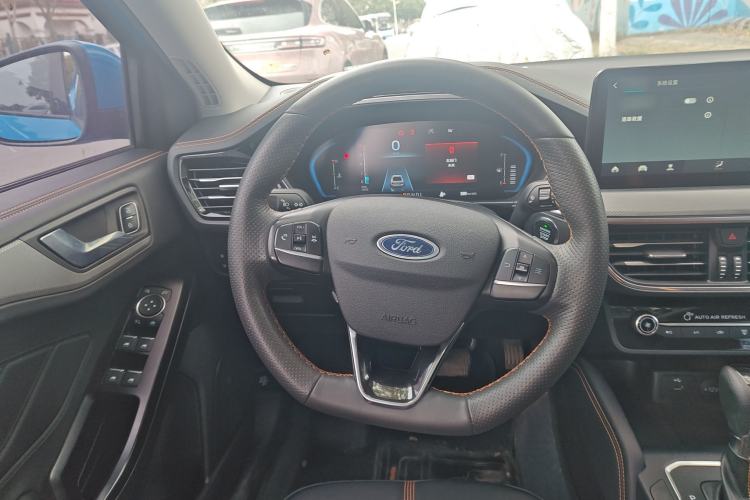 Used Ford Focus 2022 Sedan EcoBoost 180 Automatic Performance Edition Steering Wheel