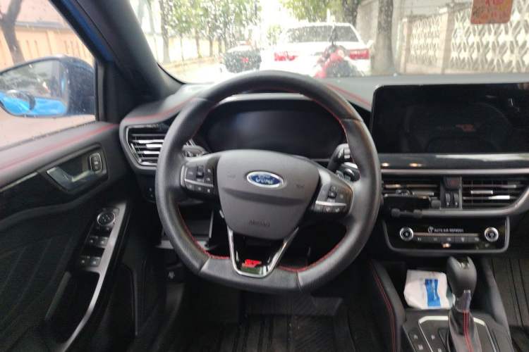 Used Ford Focus 2022 Hatchback EcoBoost 180 Automatic ST Line Steering Wheel