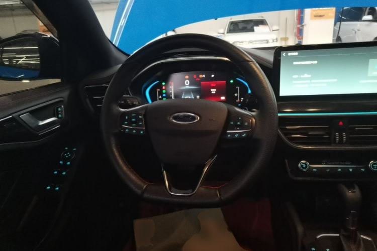 Used Ford Focus 2022 Sedan EcoBoost 180 Automatic ST Line Steering Wheel