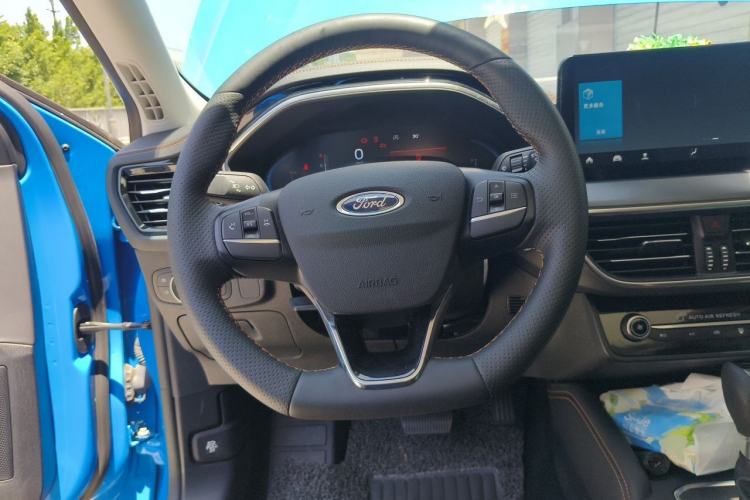Used Ford Focus 2022 Sedan EcoBoost 180 Automatic Performance Edition Steering Wheel