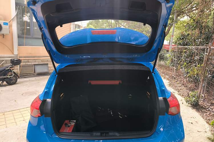 Used Ford Focus 2022 Hatchback EcoBoost 180 Automatic S Edition Trunk
