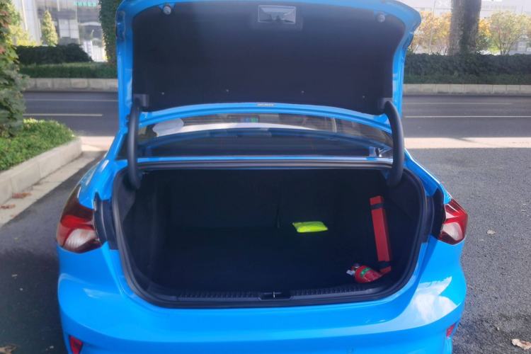 Used Ford Focus 2022 Sedan EcoBoost 180 Automatic Performance Edition Trunk