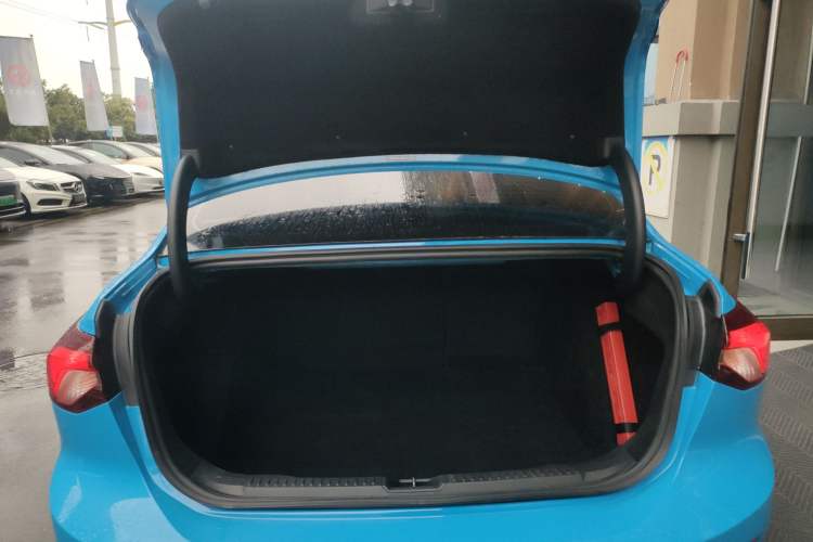 Used Ford Focus 2022 Sedan EcoBoost 180 Automatic Performance Edition Trunk