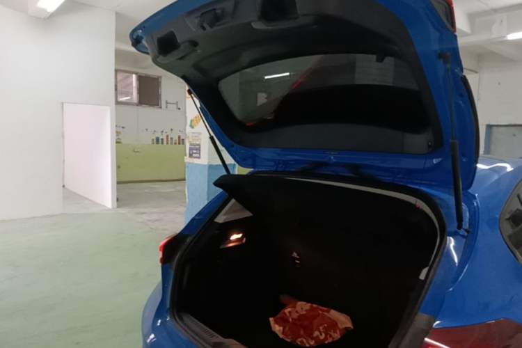 Used Ford Focus 2022 Hatchback EcoBoost 180 Automatic Performance Edition Trunk