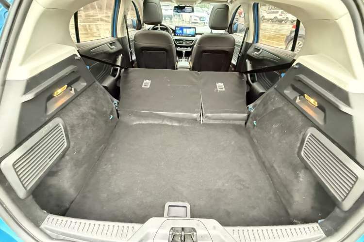 Used Ford Focus 2022 Hatchback EcoBoost 180 Automatic Performance Edition Trunk