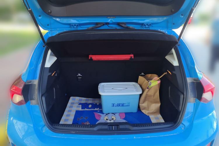 Used Ford Focus 2022 Hatchback EcoBoost 180 Automatic Performance Edition Trunk