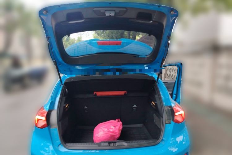 Used Ford Focus 2022 Hatchback EcoBoost 180 Automatic ST Line Trunk