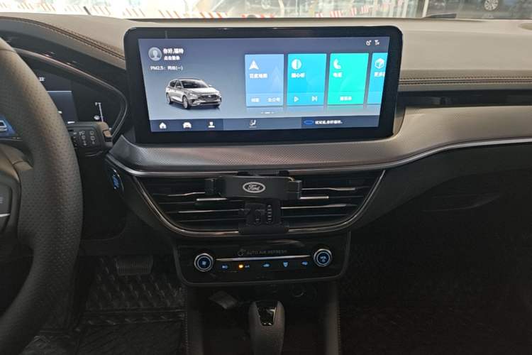 Used Ford Focus 2022 Hatchback EcoBoost 180 Automatic Performance Edition Audio And AC Panel