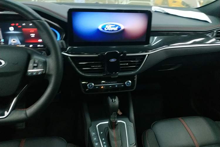 Used Ford Focus 2022 Sedan EcoBoost 180 Automatic ST Line Audio And AC Panel