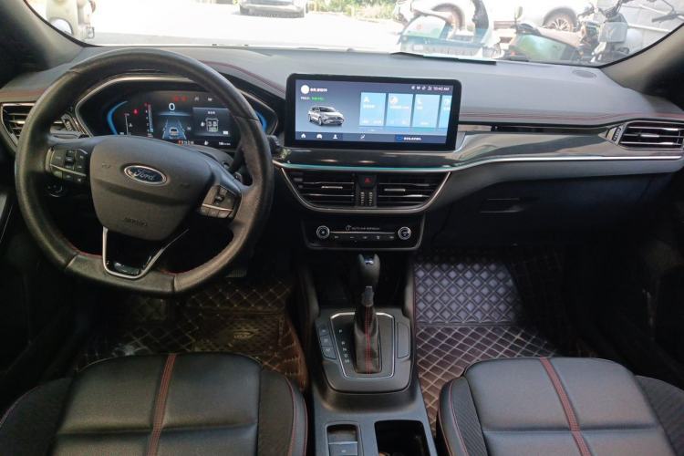 Used Ford Focus 2022 Hatchback EcoBoost 180 Automatic ST Line Center Console