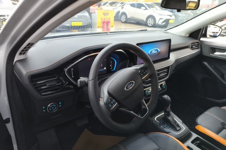 Used Ford Focus 2022 Sedan EcoBoost 180 Automatic Performance Edition Center Console