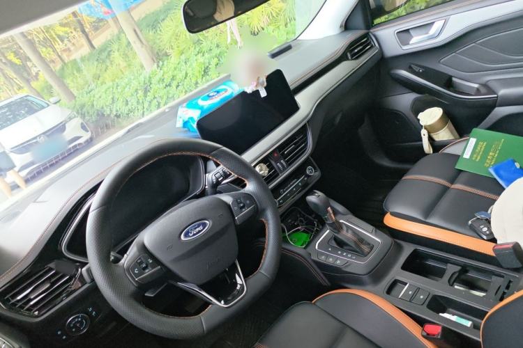 Used Ford Focus 2022 Hatchback EcoBoost 180 Automatic Performance Edition Center Console
