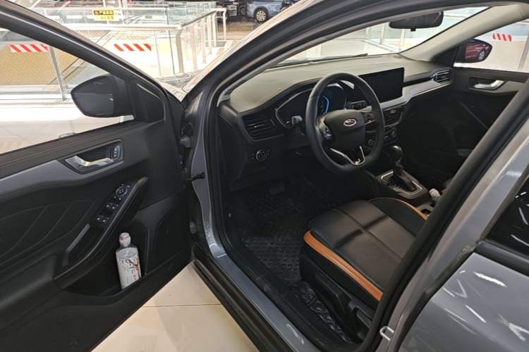 Used Ford Focus 2022 Hatchback EcoBoost 180 Automatic Performance Edition Driver Seat