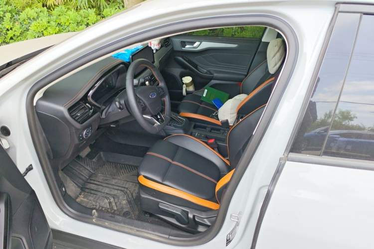 Used Ford Focus 2022 Hatchback EcoBoost 180 Automatic Performance Edition Driver Seat