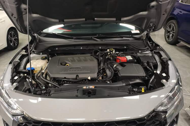 Used Ford Focus 2022 Hatchback EcoBoost 180 Automatic ST Line Engine Bay