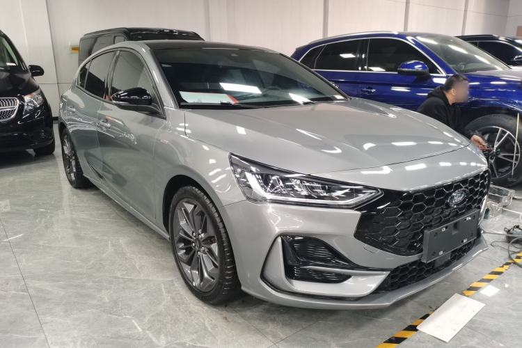 Used Ford Focus 2022 Hatchback EcoBoost 180 Automatic ST Line Exterior 2