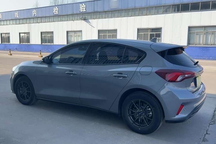 Used Ford Focus 2022 Hatchback EcoBoost 180 Automatic Performance Edition Exterior 5