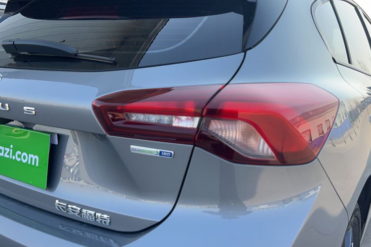 Used Ford Focus 2022 Hatchback EcoBoost 180 Automatic Performance Edition Exterior 8