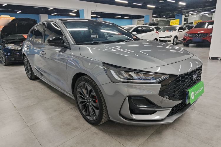 Used Ford Focus 2022 Hatchback EcoBoost 180 Automatic ST Line Front Right 45 Deg